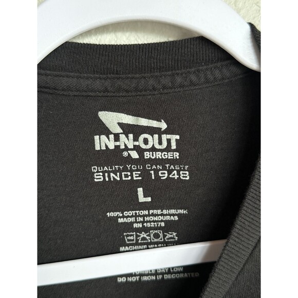 In-N-Out Burger Restaurant T-shirt California Yellow with Cars Sunset Graphics - Picture 7 of 7